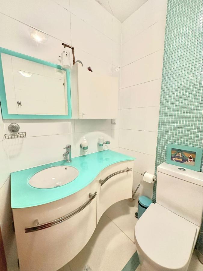 London Charm - Comfortable Room In Spacious House Bagian luar foto